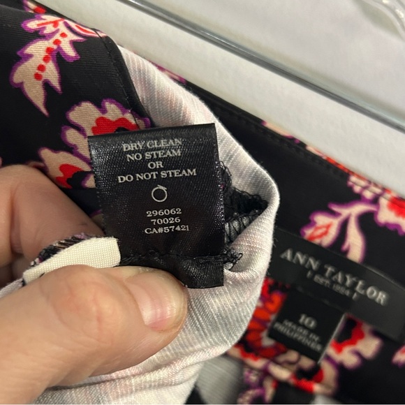 Ann Taylor Floral Elastic Waist Mid Rise Straight Leg Casual Crop Pants 10 - Picture 9 of 12